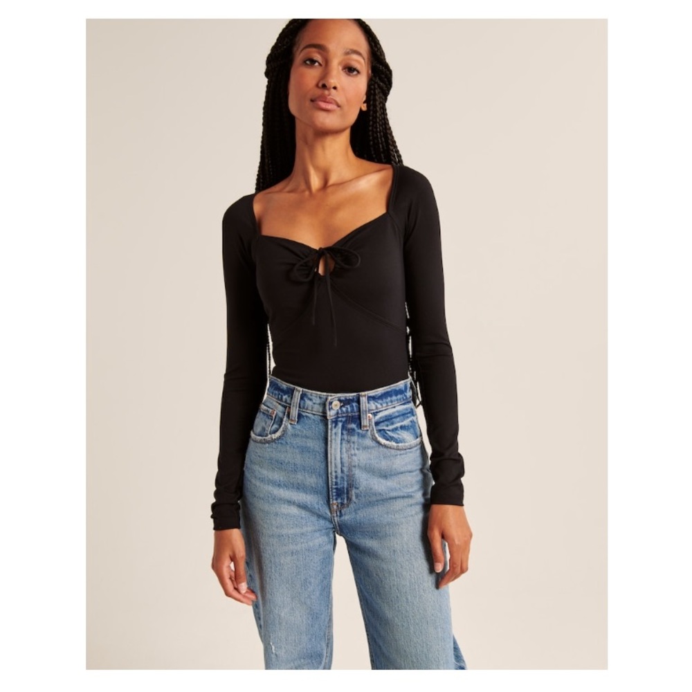 NWT Abercrombie seamless long sleeve bodysuit with sweetheart neck